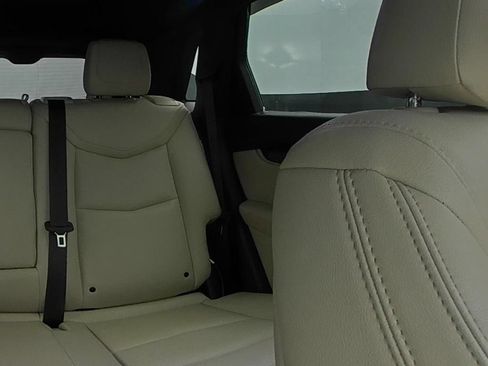 Used 2017 Cadillac XT5 FWD image 11