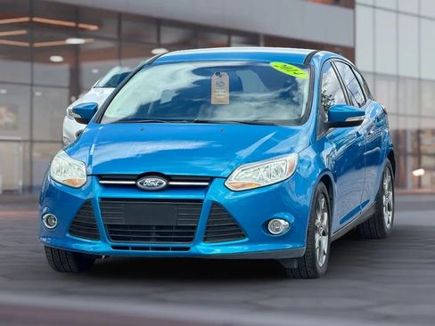 Used 2014 Ford Focus SE w/ Equipment Group 201A FWD image 3
