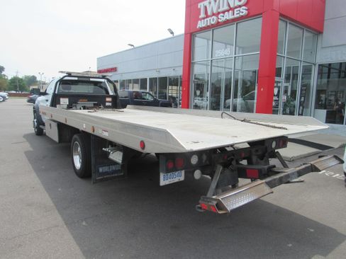 Used 2022 RAM 5500 Tradesman RWD image 7