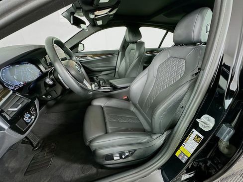 Used 2023 BMW 530e w/ Convenience Package image 21