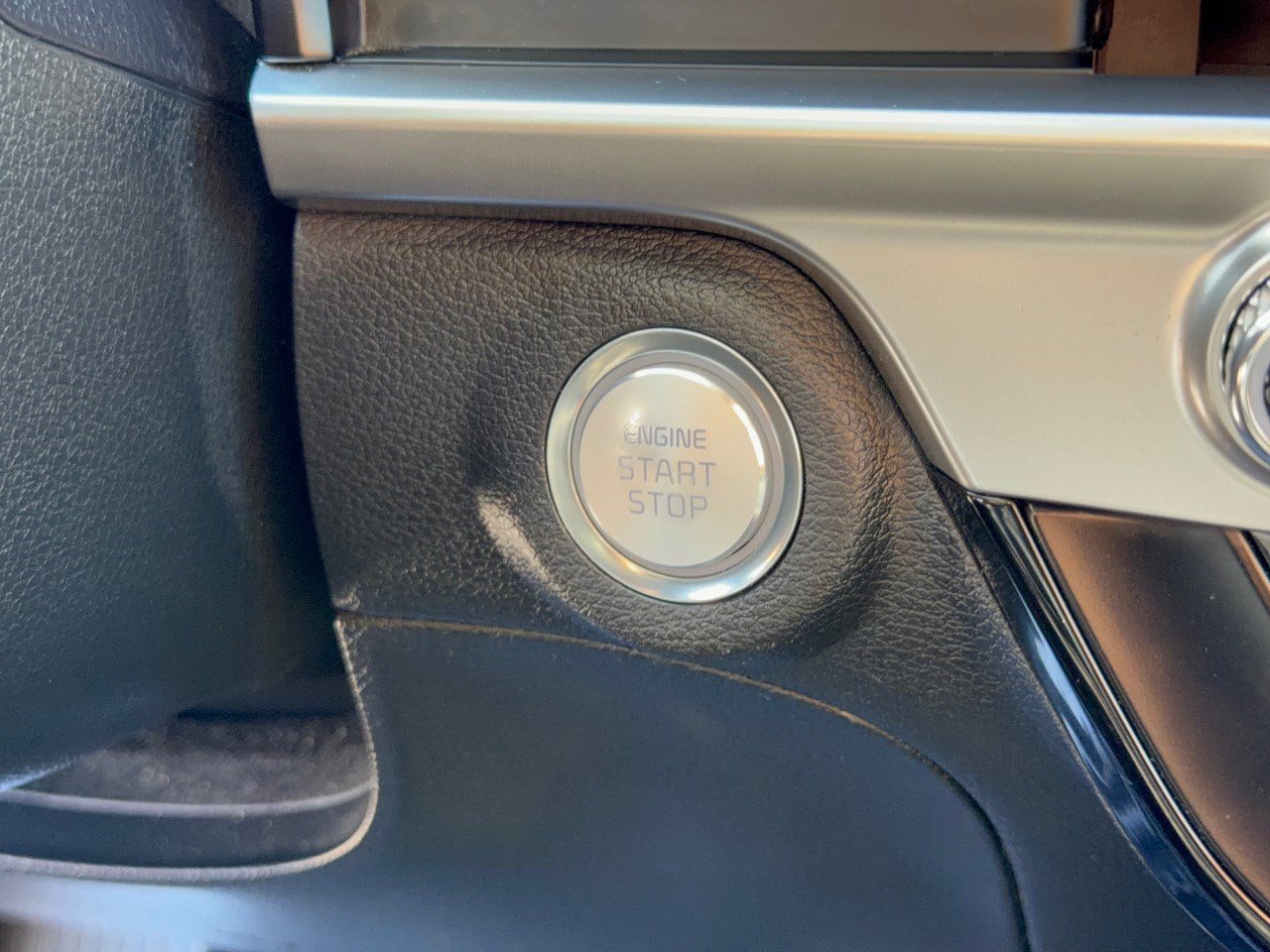 Used 2025 Kia Telluride S FWD image 20