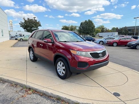 Used 2011 Kia Sorento LX image 3