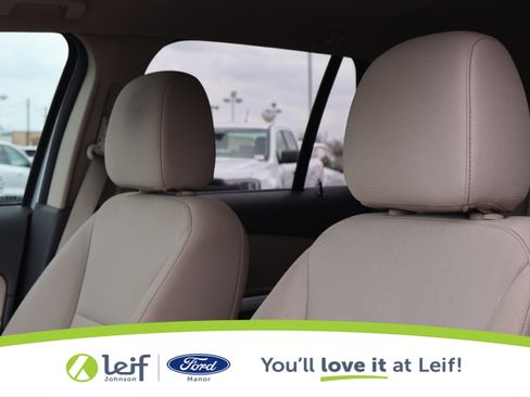 Used 2013 Ford Edge SE image 12