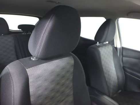 Used 2021 Nissan Rogue Sport SV image 32