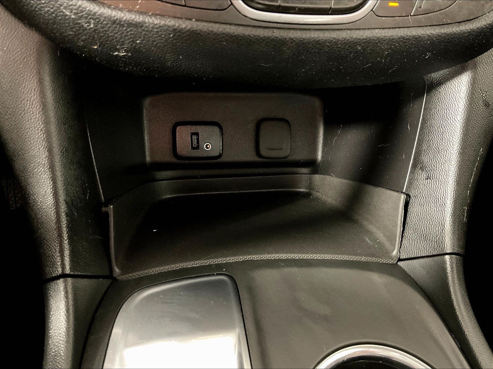 Used 2018 Chevrolet Equinox LT FWD image 16