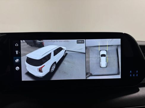 Used 2025 Hyundai Palisade Limited FWD image 10