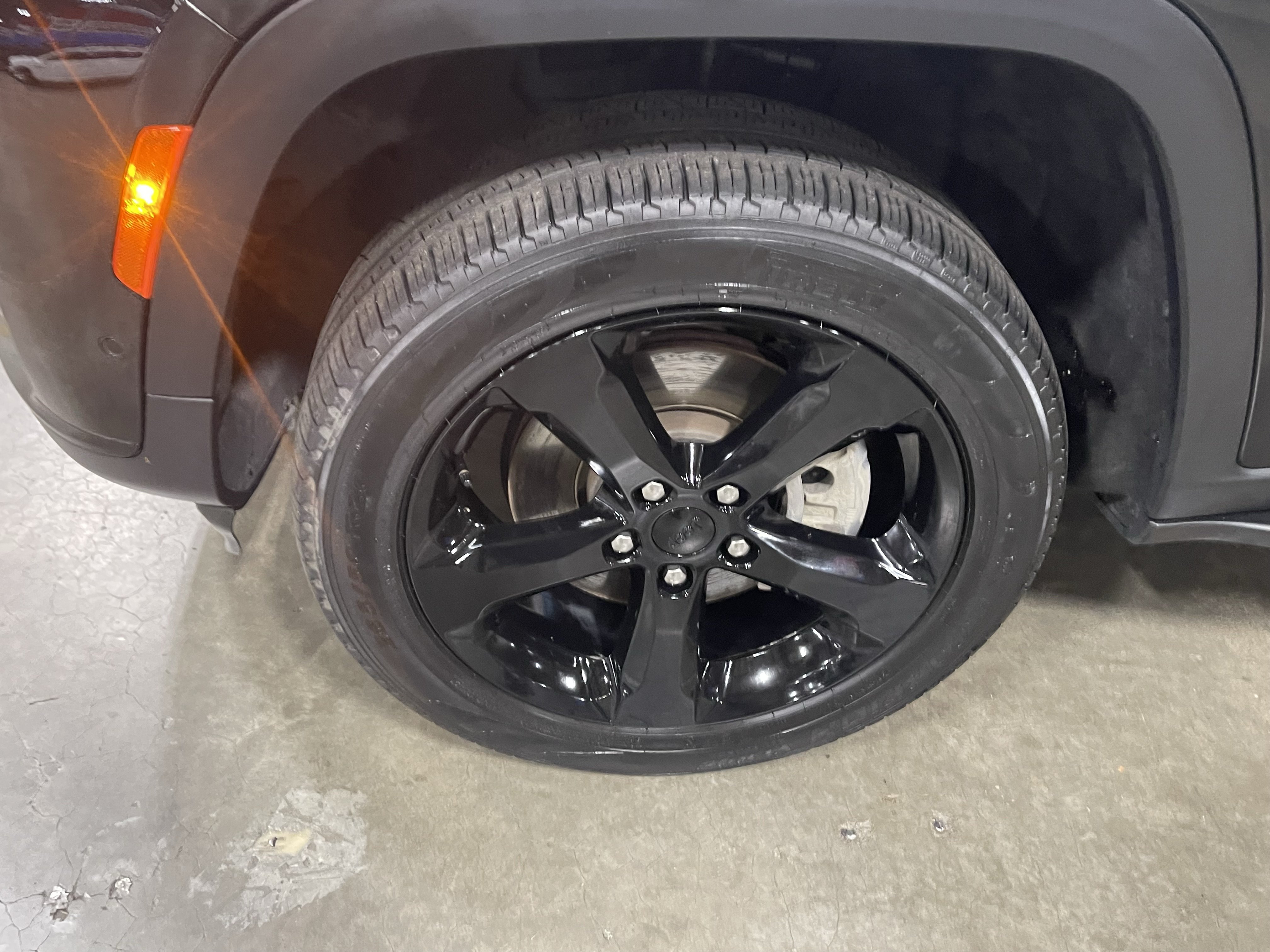 Used 2024 Jeep Grand Cherokee L Limited w/ Luxury Tech Group II AWD/4WD image 9