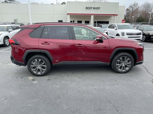 Used 2023 Toyota RAV4 XLE Premium image 12