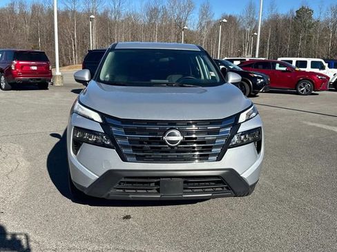 Used 2025 Nissan Rogue SV image 9