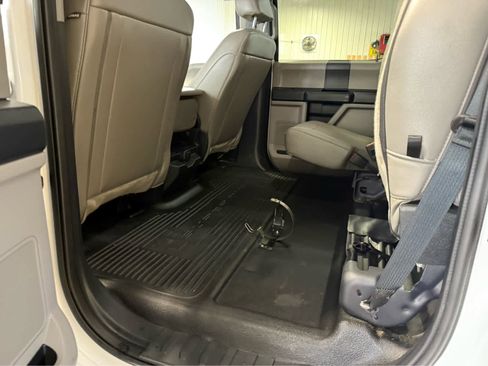 Used 2022 Ford F250 XL w/ Power Equipment Group image 17