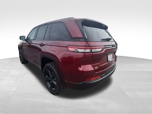 New 2025 Jeep Grand Cherokee Limited image 17