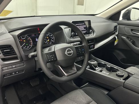 New 2026 Nissan Rogue SV w/ Cold Weather Package AWD/4WD image 17