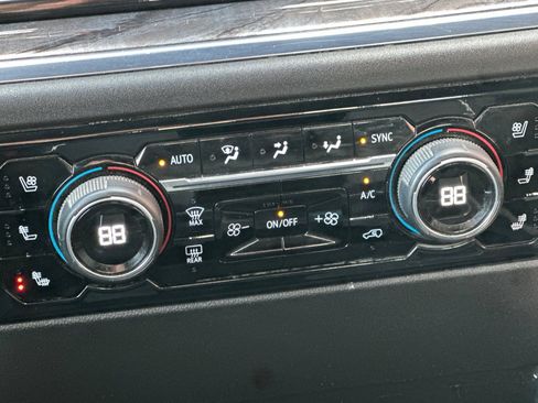 Used 2024 Chevrolet Silverado 2500 LTZ w/ LTZ Plus Package image 27