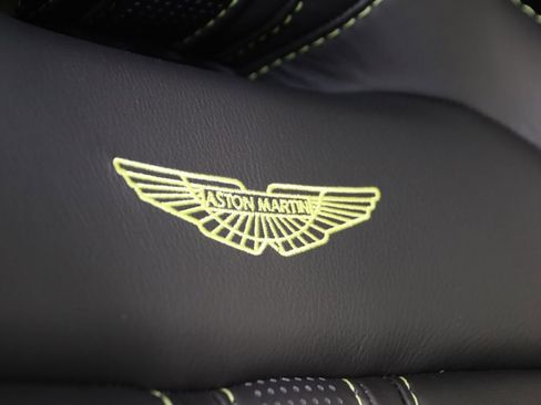 Used 2019 Aston Martin V8 Vantage Coupe RWD image 15