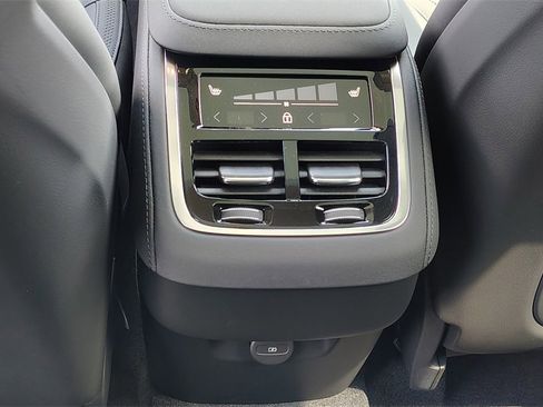 New 2026 Volvo XC90 B6 Plus w/ Protection Package Premier image 36