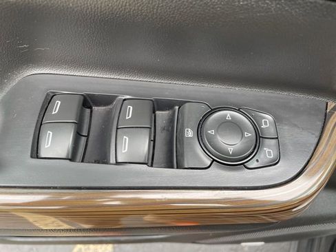 Used 2017 GMC Acadia SLE FWD image 15