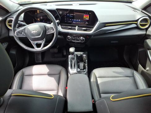 Used 2025 Chevrolet Trax ACTIV FWD image 16