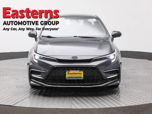 Used 2023 Toyota Corolla SE FWD image 2