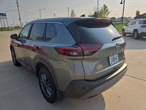 Used 2023 Nissan Rogue S AWD/4WD image 3