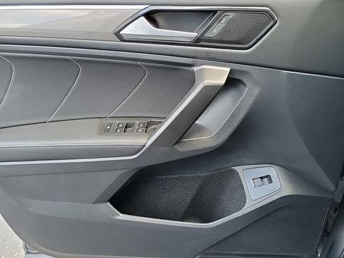 Used 2024 Volkswagen Tiguan SE R-Line FWD image 32