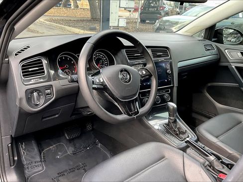 Used 2019 Volkswagen Golf SE image 18