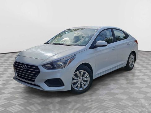 Used 2020 Hyundai Accent SE FWD image 1
