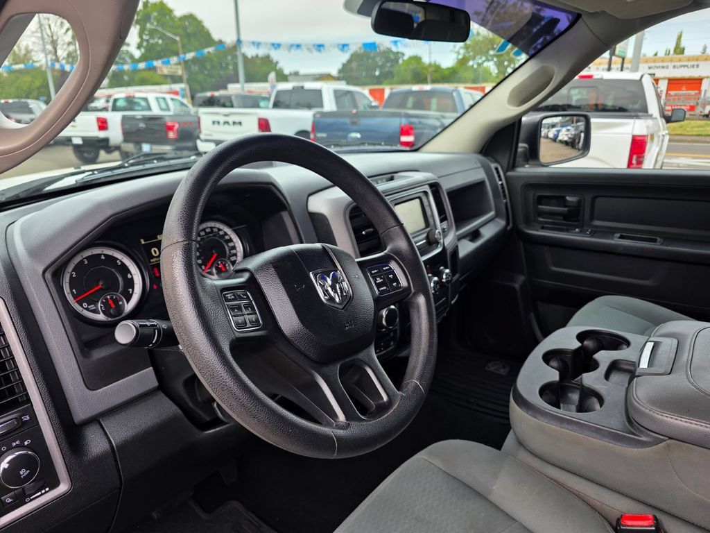 Used 2017 RAM 1500 Express w/ Express Value Package AWD/4WD image 10