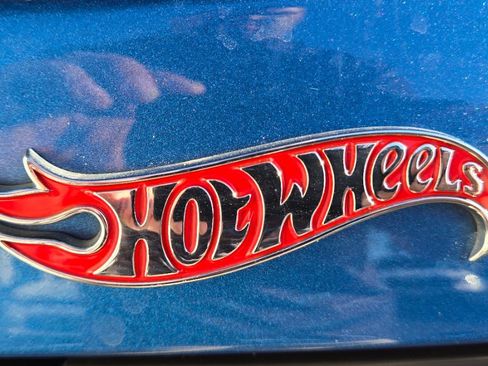 Used 2013 Chevrolet Camaro SS w/ Hot Wheels Special Edition RWD image 9