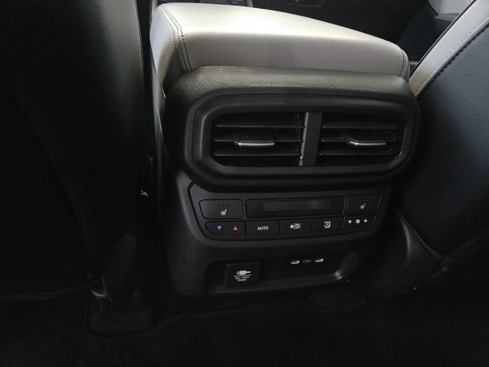 Used 2024 Honda Pilot Elite image 22