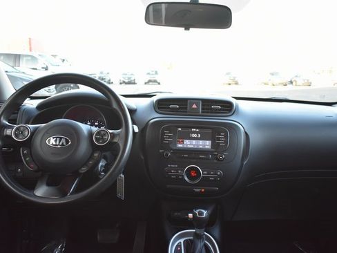Used 2017 Kia Soul + image 29