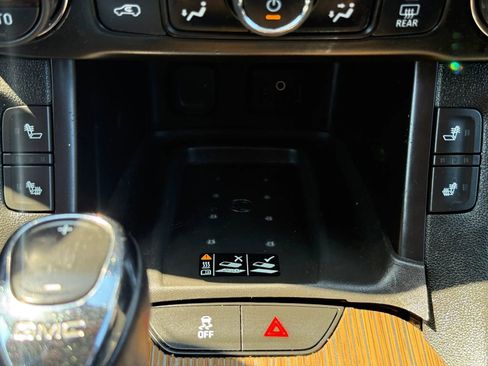 Used 2017 GMC Acadia SLE w/ Driver Alert Package I AWD/4WD image 32