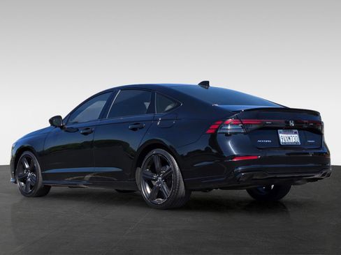 Used 2025 Honda Accord Sport image 6