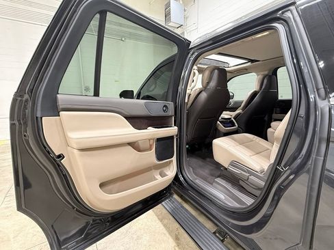 Used 2024 Lincoln Navigator L Reserve AWD/4WD image 40