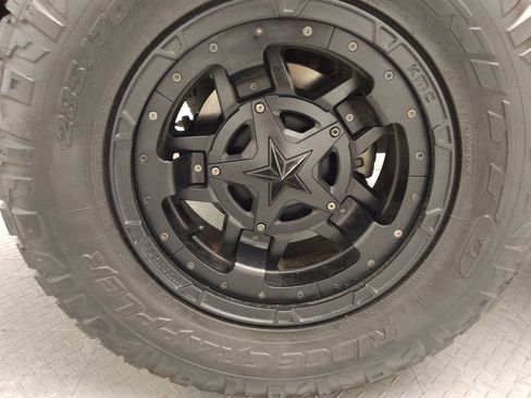 Used 2018 Jeep Wrangler Sport image 31