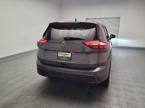 Used 2024 Nissan Rogue SV FWD image 7