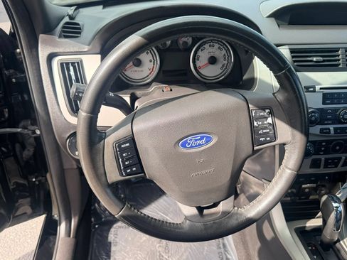 Used 2010 Ford Focus SES FWD image 11
