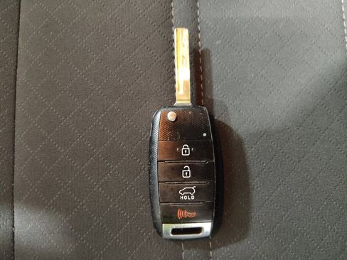 Used 2020 Kia Sorento LX FWD image 32