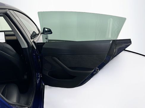 Used 2021 Tesla Model 3 Performance image 32