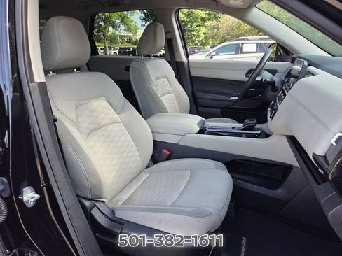 Used 2024 Nissan Pathfinder SV FWD image 17