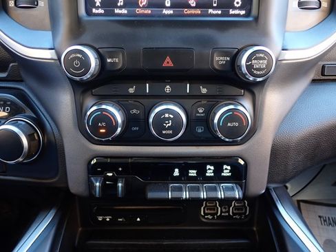 Used 2019 RAM 1500 Big Horn AWD/4WD image 17