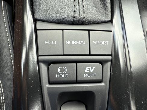 New 2026 Toyota Camry Hybrid FWD image 25