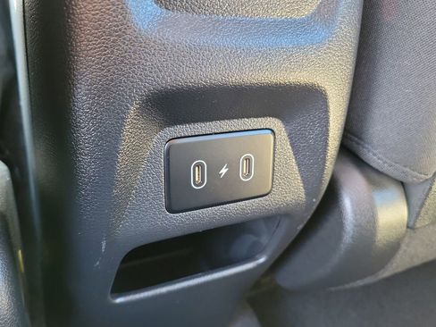 Used 2024 Hyundai Venue SEL FWD image 11