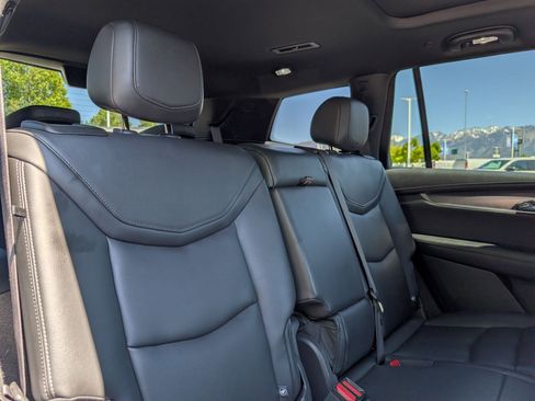 Used 2024 Cadillac XT6 Luxury w/ LPO, Floor Liner Package AWD/4WD image 28