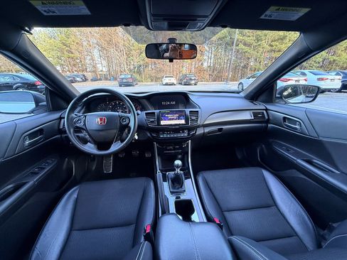 Used 2017 Honda Accord Sport image 6