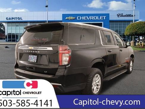 Used 2022 Chevrolet Suburban LT image 2