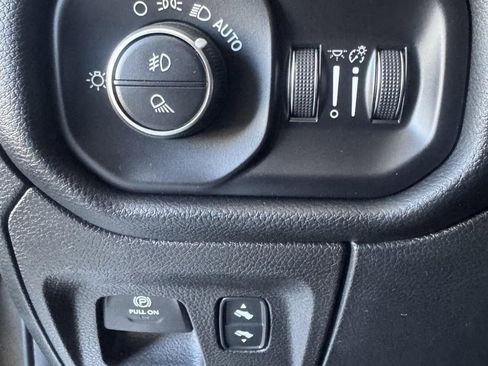 Used 2022 RAM 1500 Laramie AWD/4WD image 14