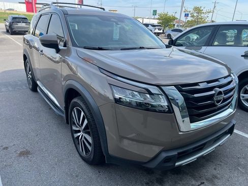 Used 2023 Nissan Pathfinder Platinum w/ Cargo Package AWD/4WD image 5