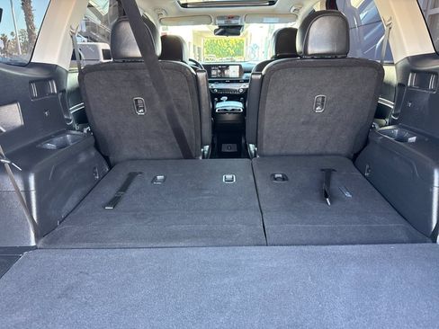 Certified 2024 Kia Telluride S w/ S Sunroof Package AWD/4WD image 15