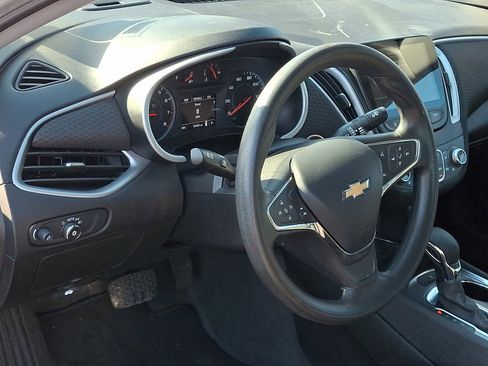 Used 2023 Chevrolet Malibu LT image 25