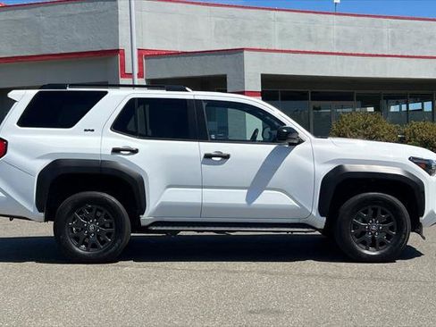 Certified 2025 Toyota 4Runner SR5 AWD/4WD image 6